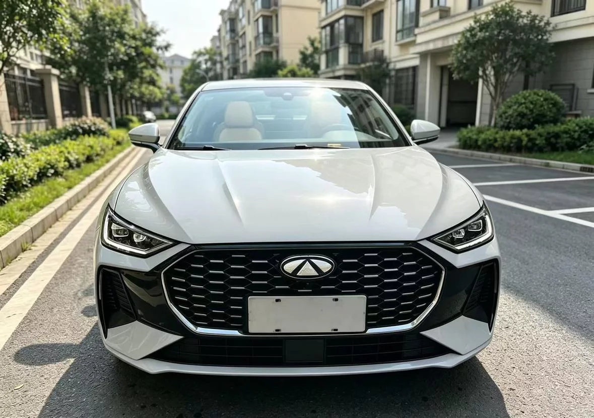 Chery Fengyun A8L  из Китая