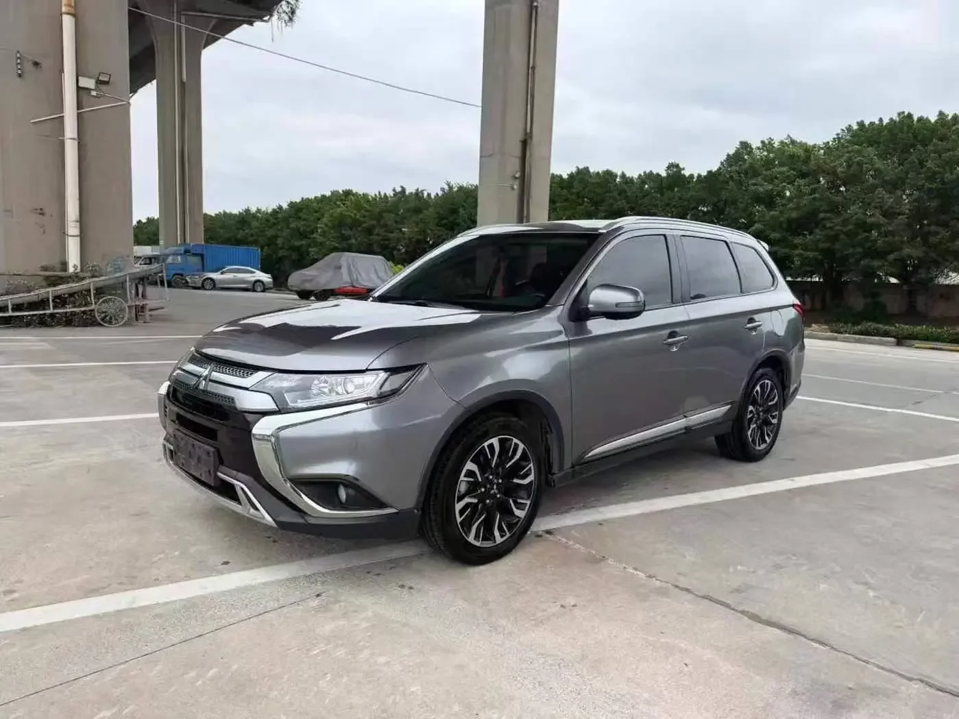 Mitsubishi Outlander  из Китая