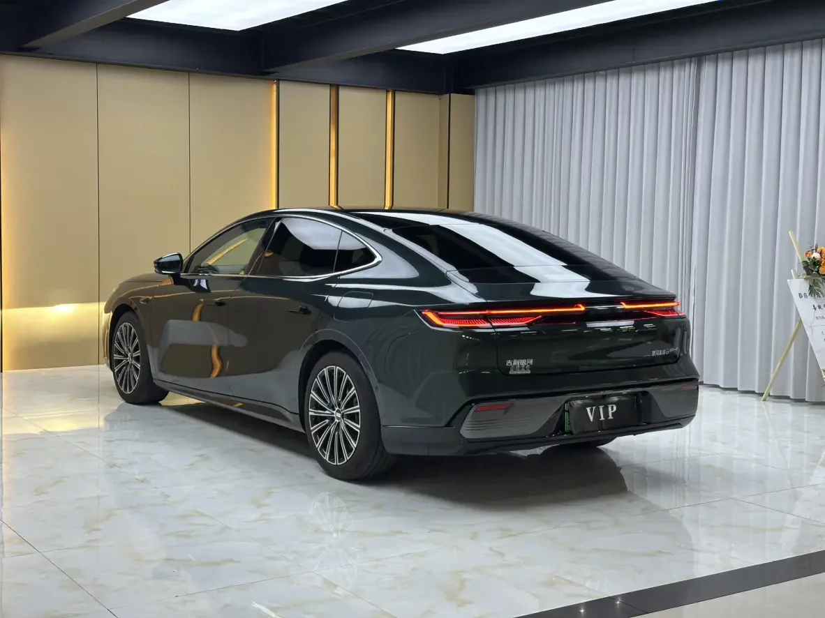 Geely Galaxy Star 8 PHEV