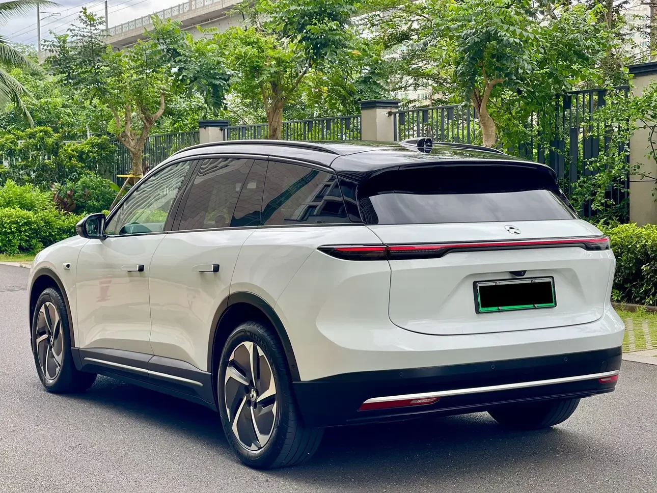NIO ES6