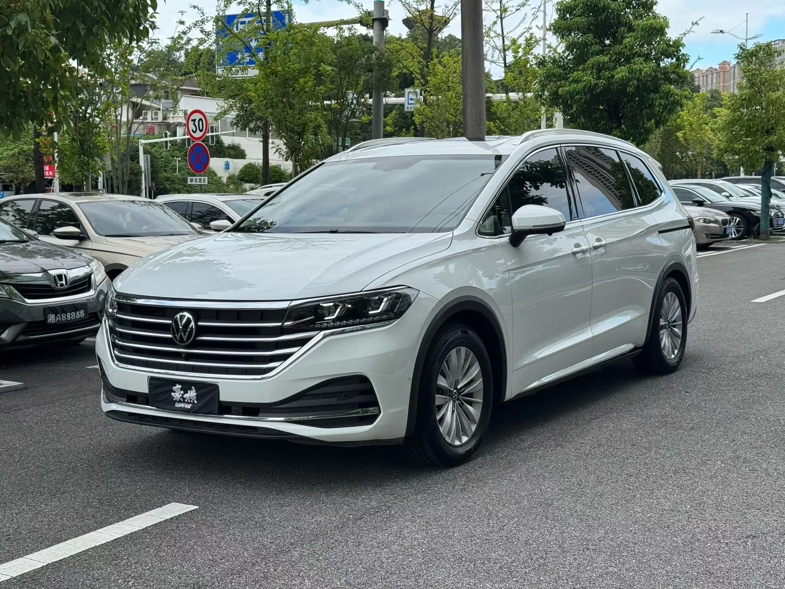 Volkswagen Weiran  из Китая