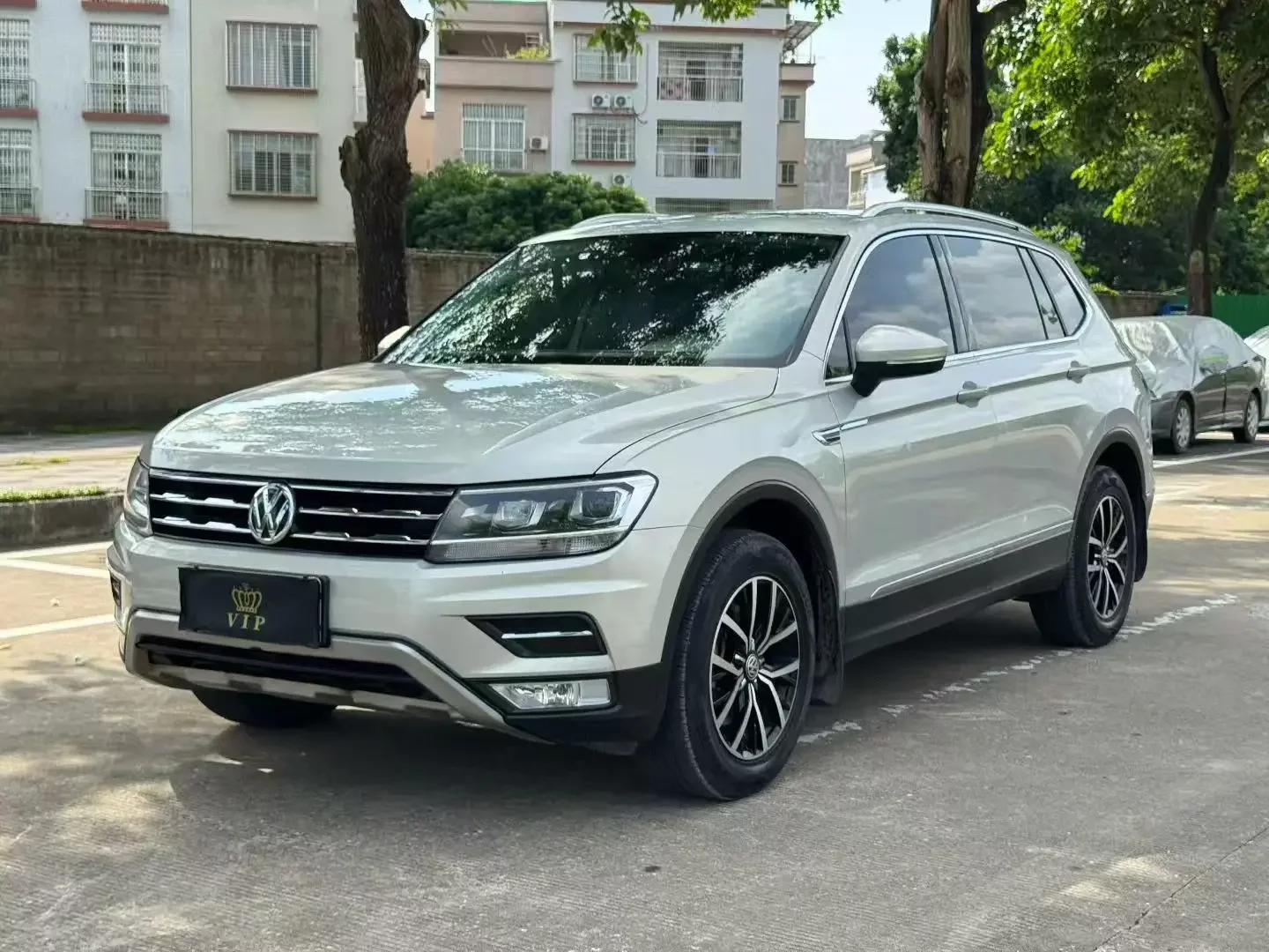 Volkswagen Tiguan L