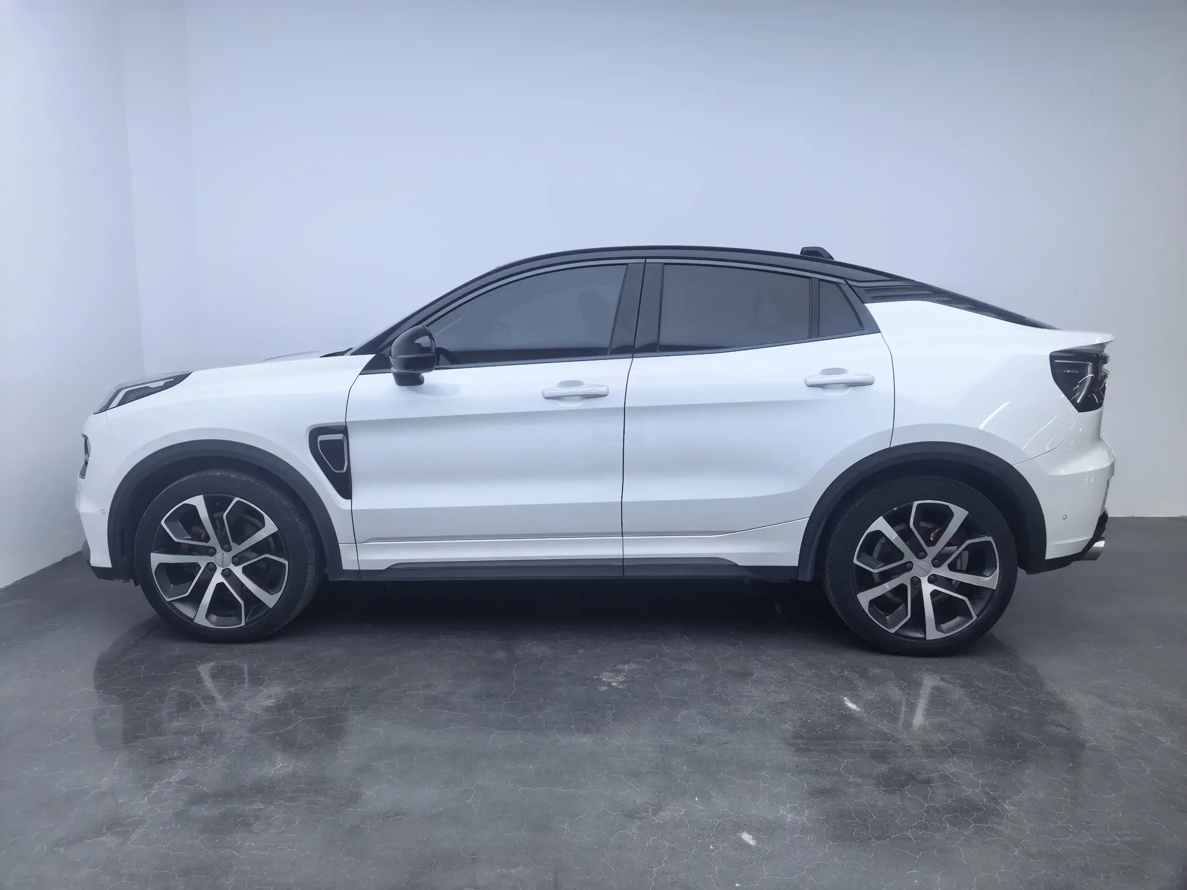 Lynk & Co 05