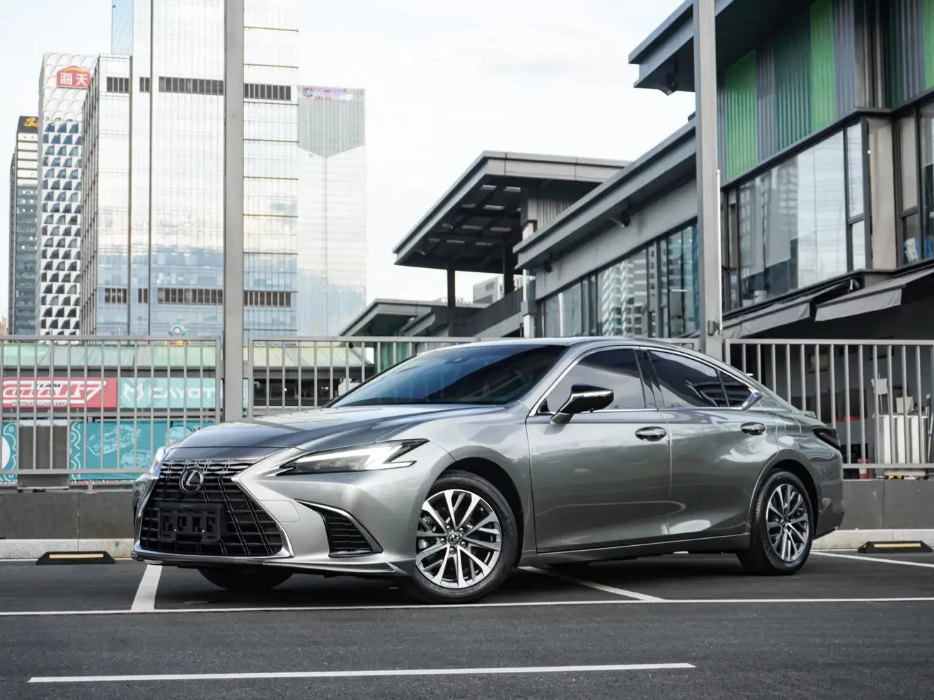 Lexus ES