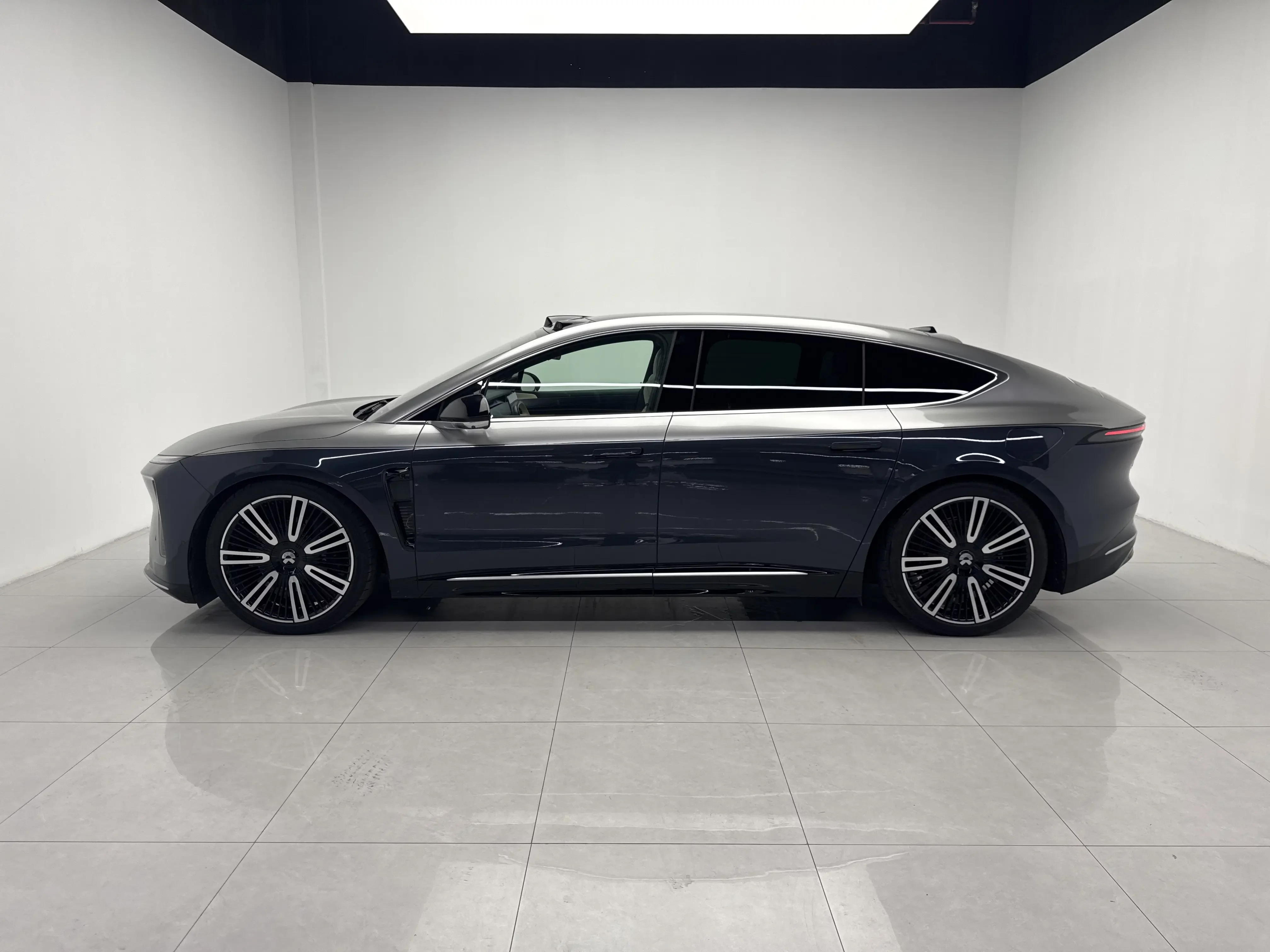NIO ET9
