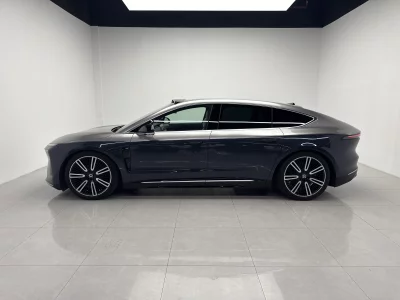 NIO ET9