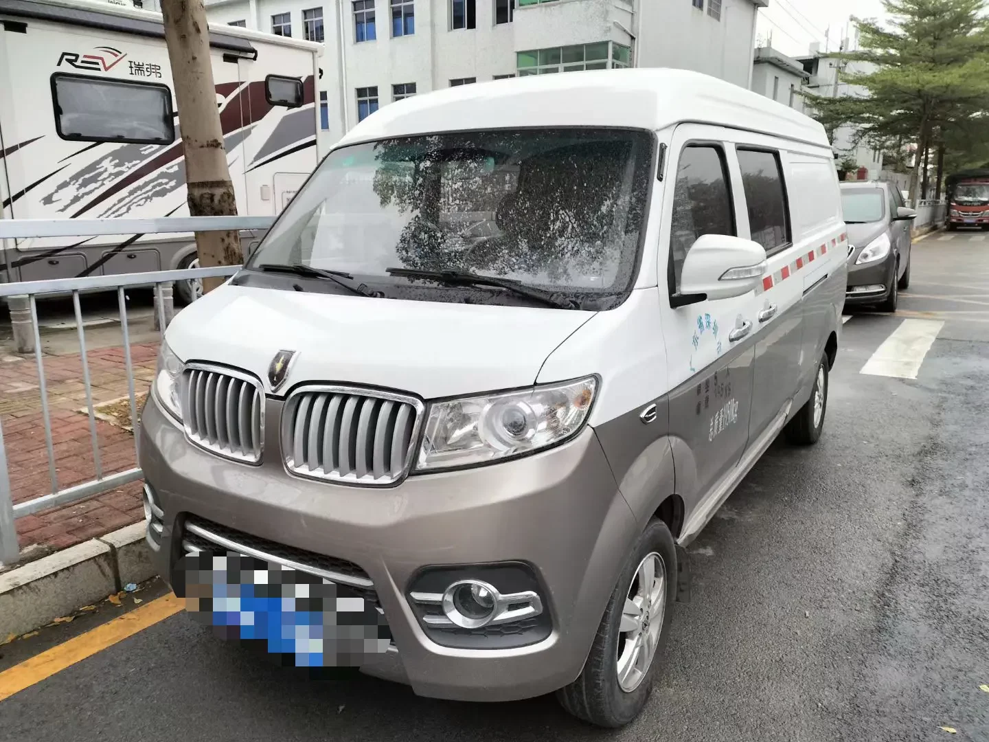 Golden cup New Hiace X30L  из Китая