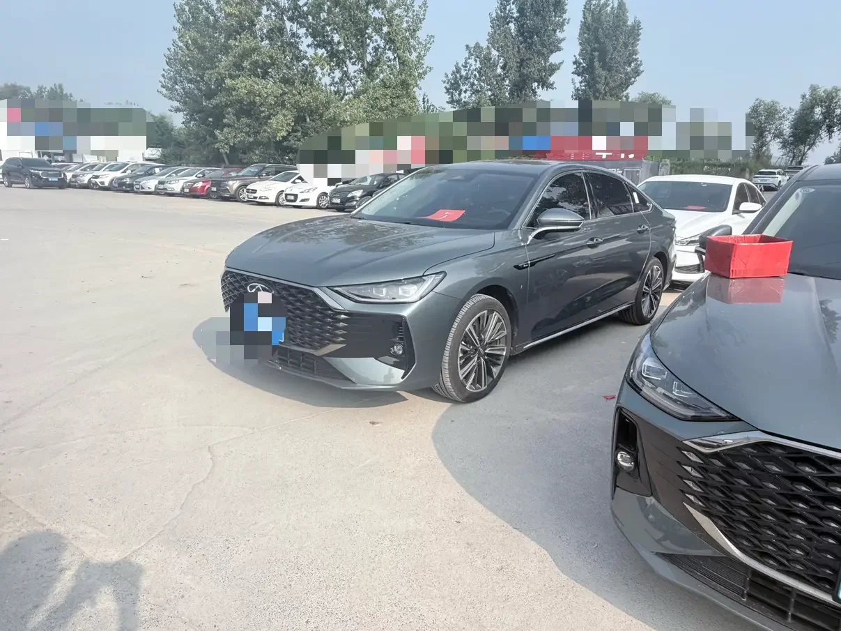 Chery Arrizo 8