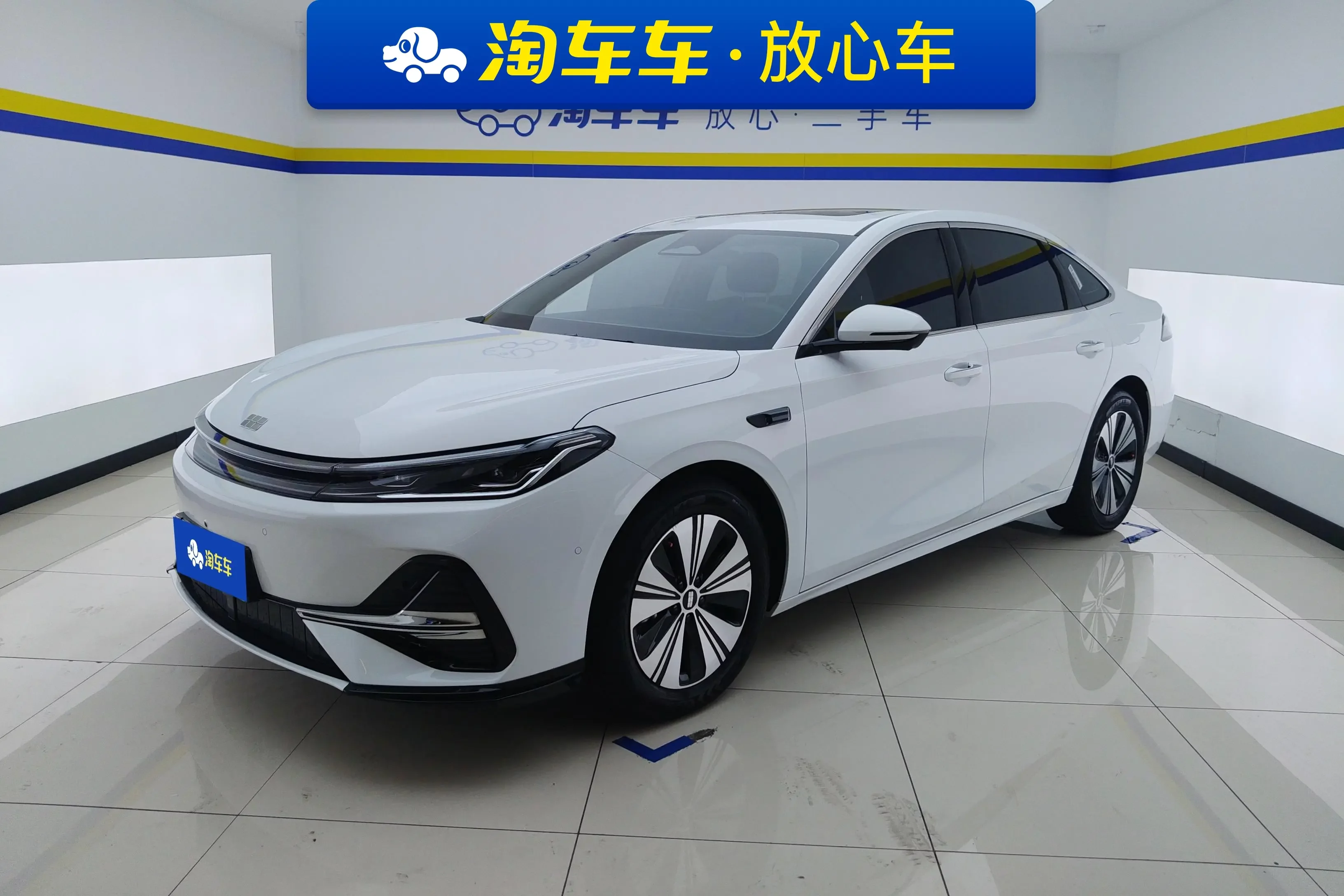 Geely Galaxy A7 EM