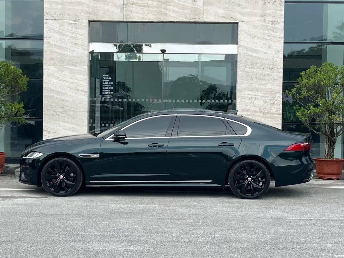 Jaguar XFL