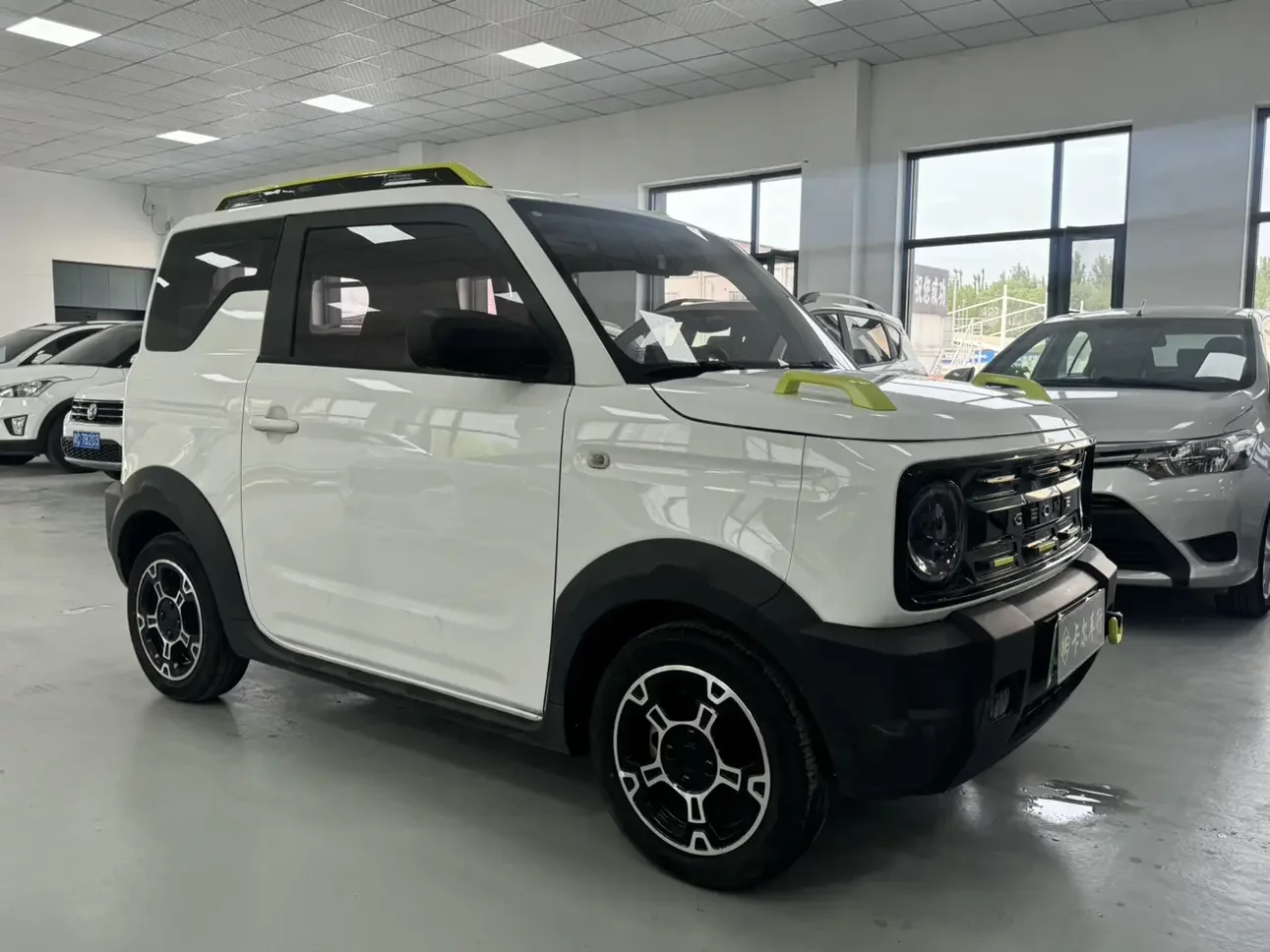 Geely panda