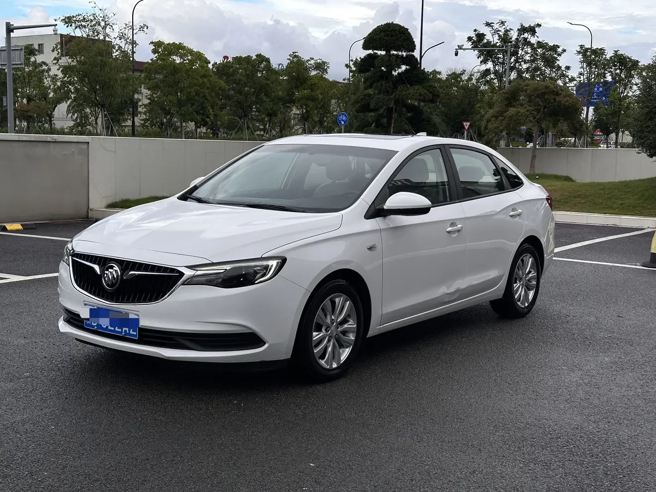 Buick Yinglang  из Китая