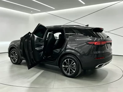 Lynk & Co 08 EM-P