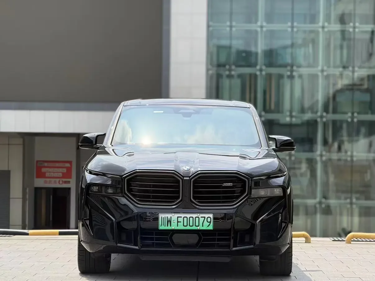 BMW XM  из Китая