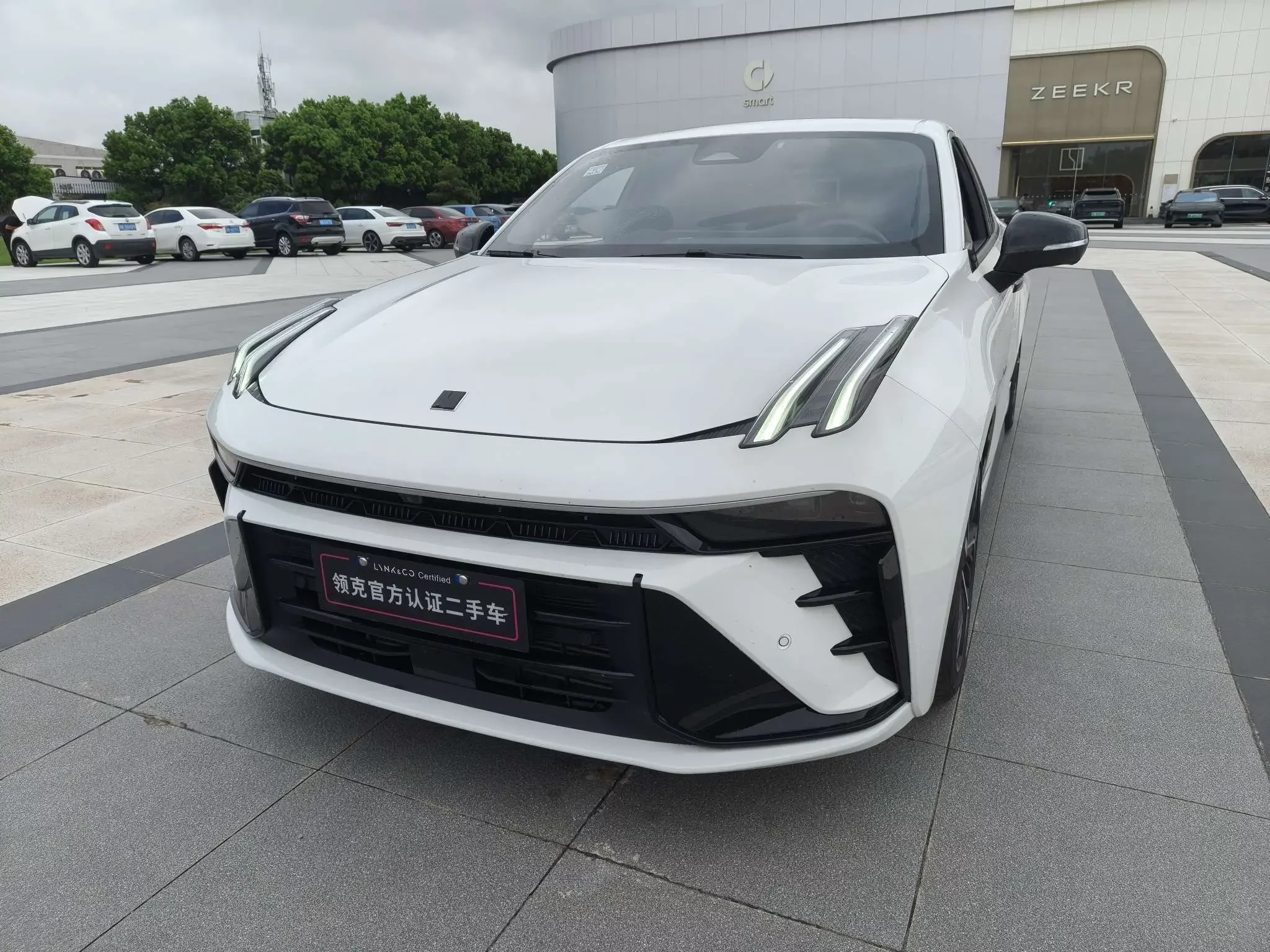Lynk & Co 03