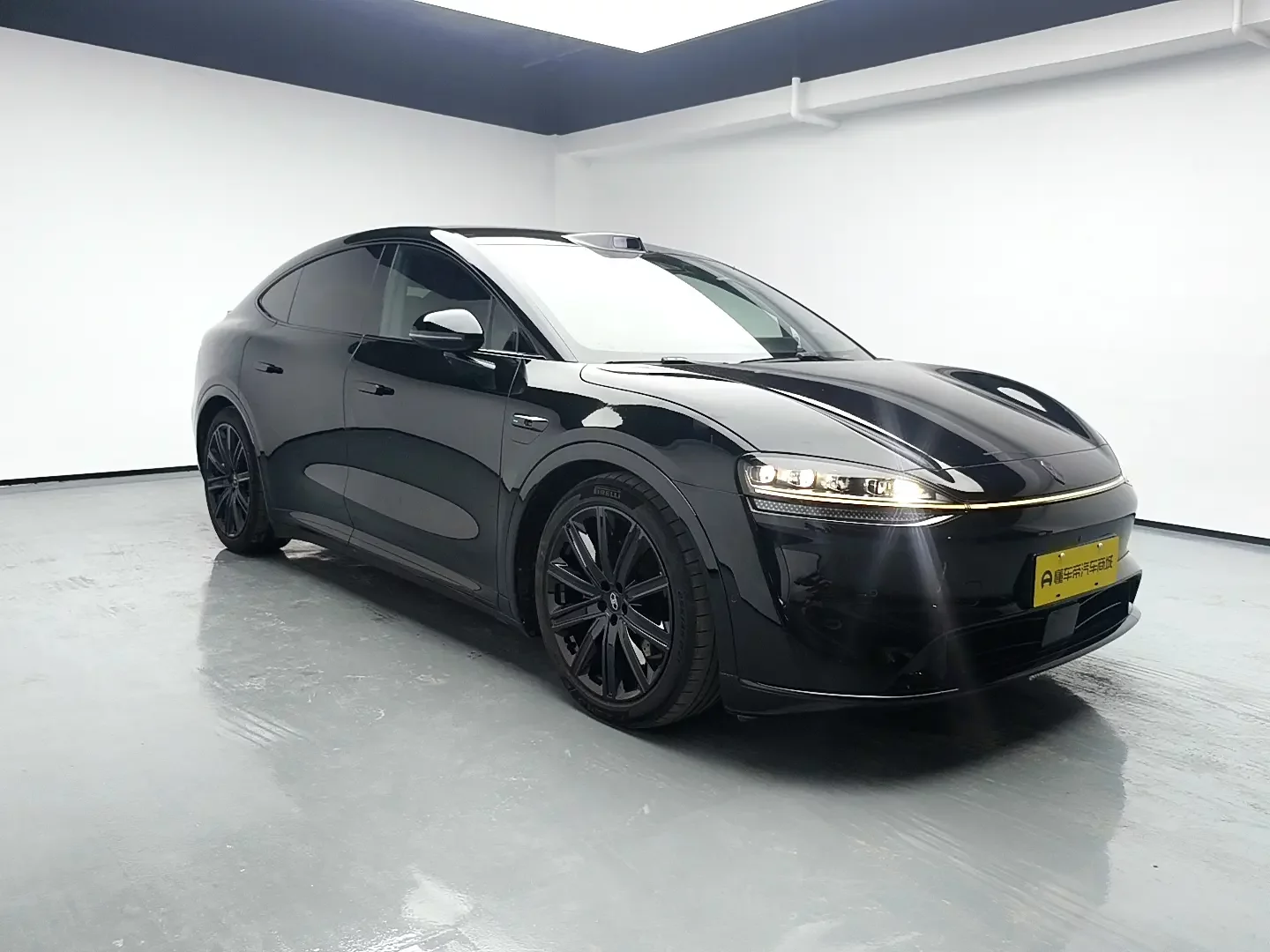 Luxeed Zhijie R7