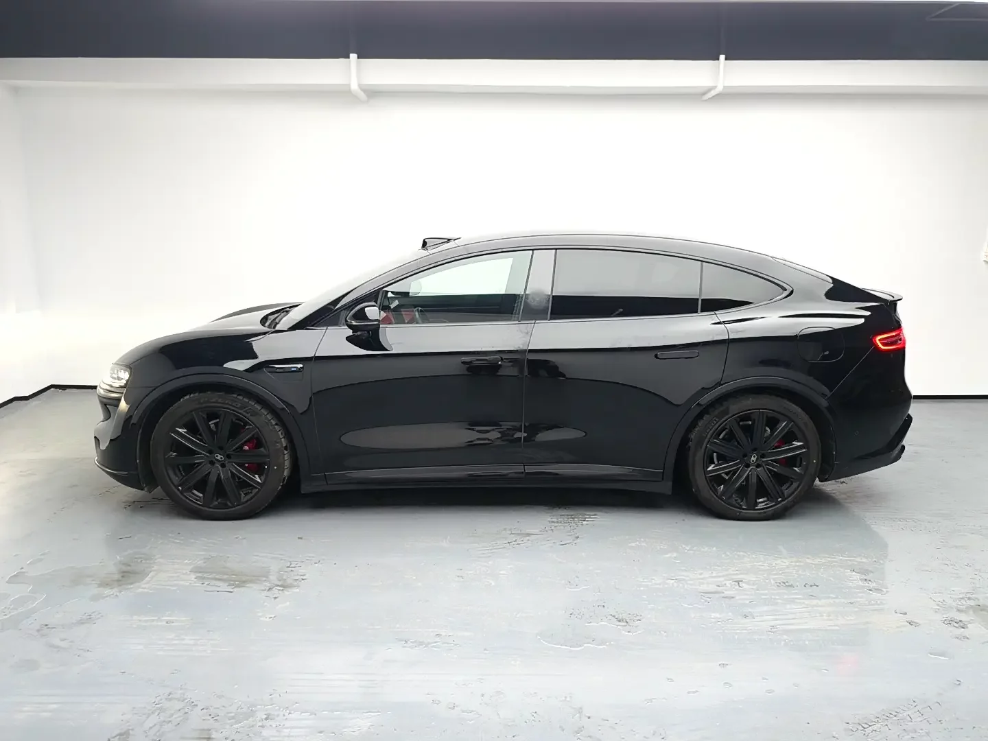 Luxeed Zhijie R7