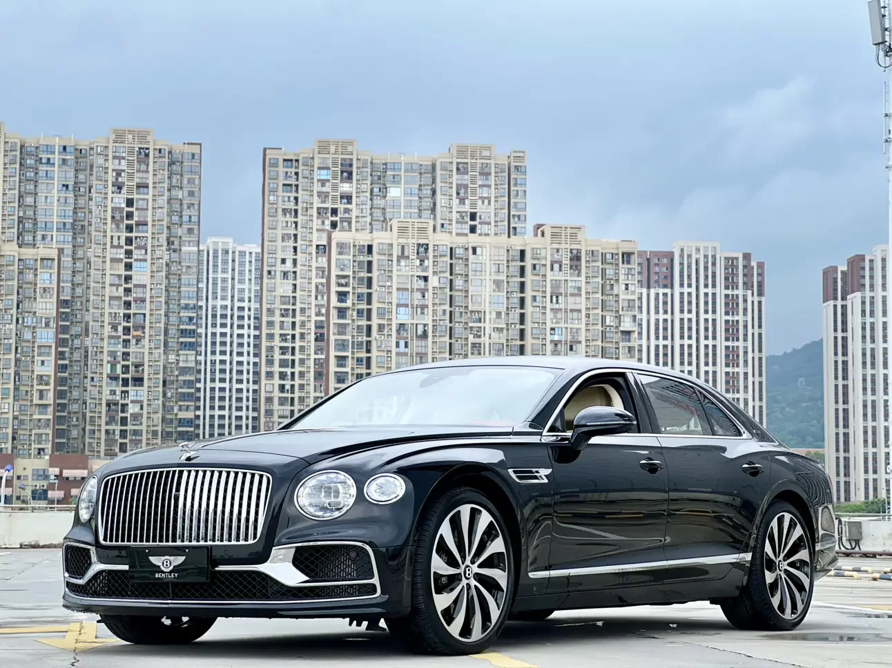Bentley galloping  из Китая