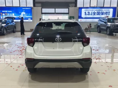 Toyota Yaris L