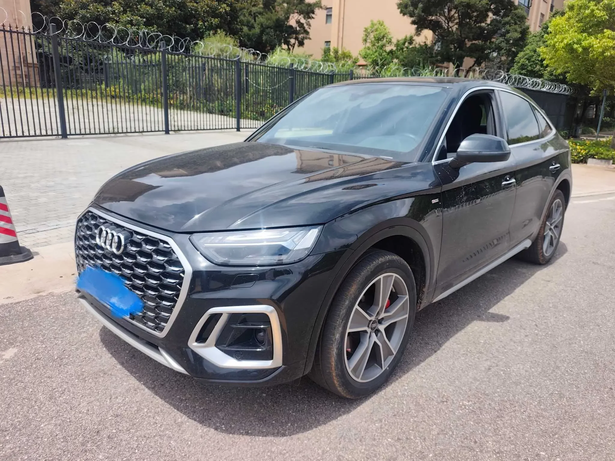 Audi Q5L Sportback  из Китая