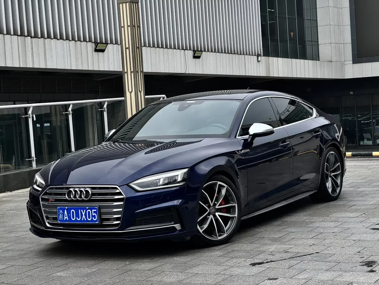 Audi S5  из Китая