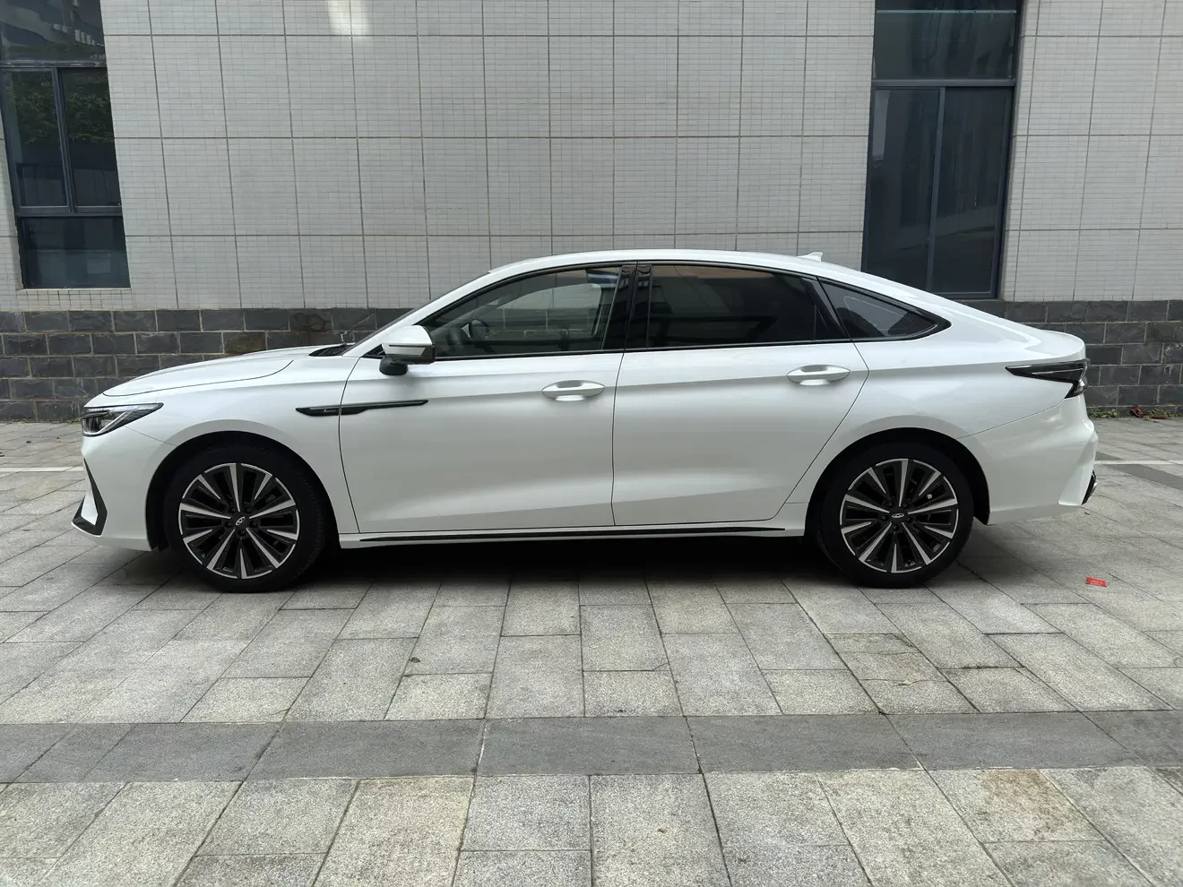 Chery Arrizo 8