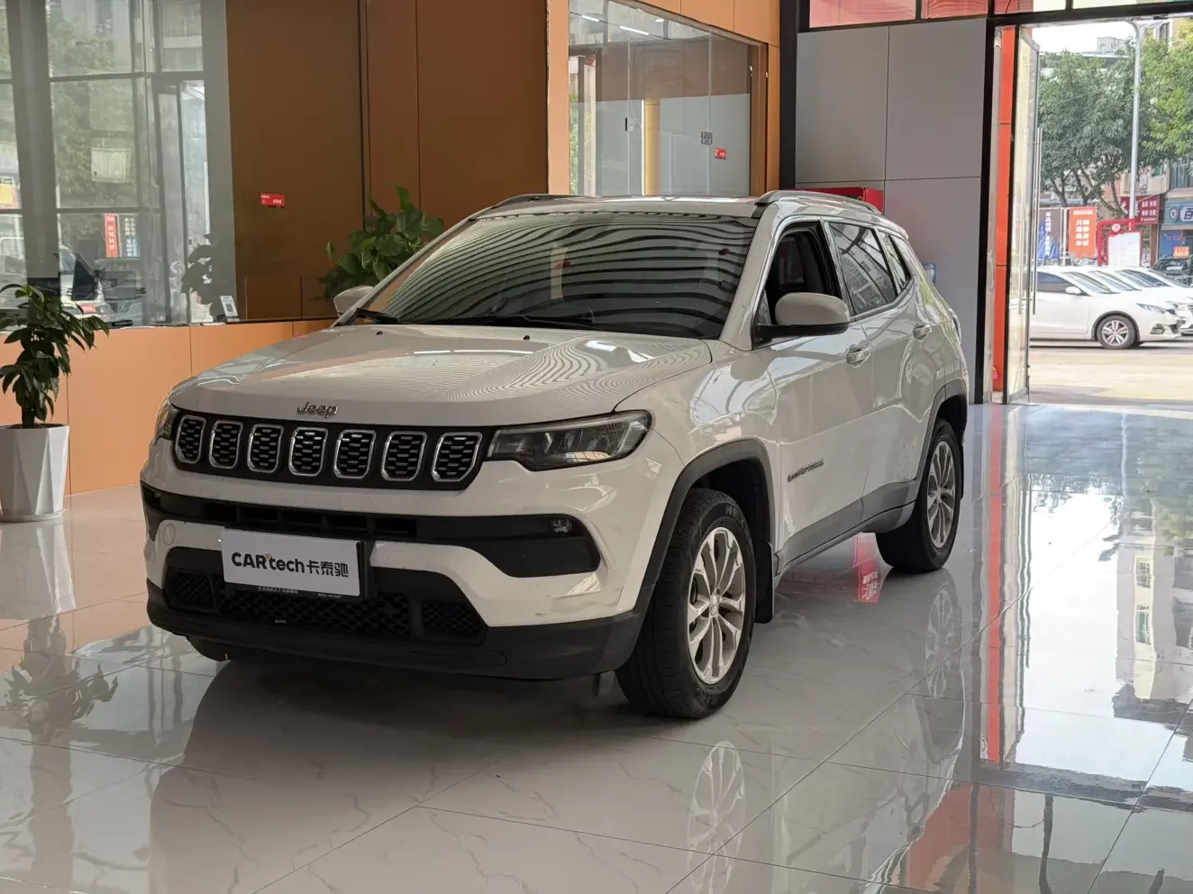 Jeep Guide to  из Китая