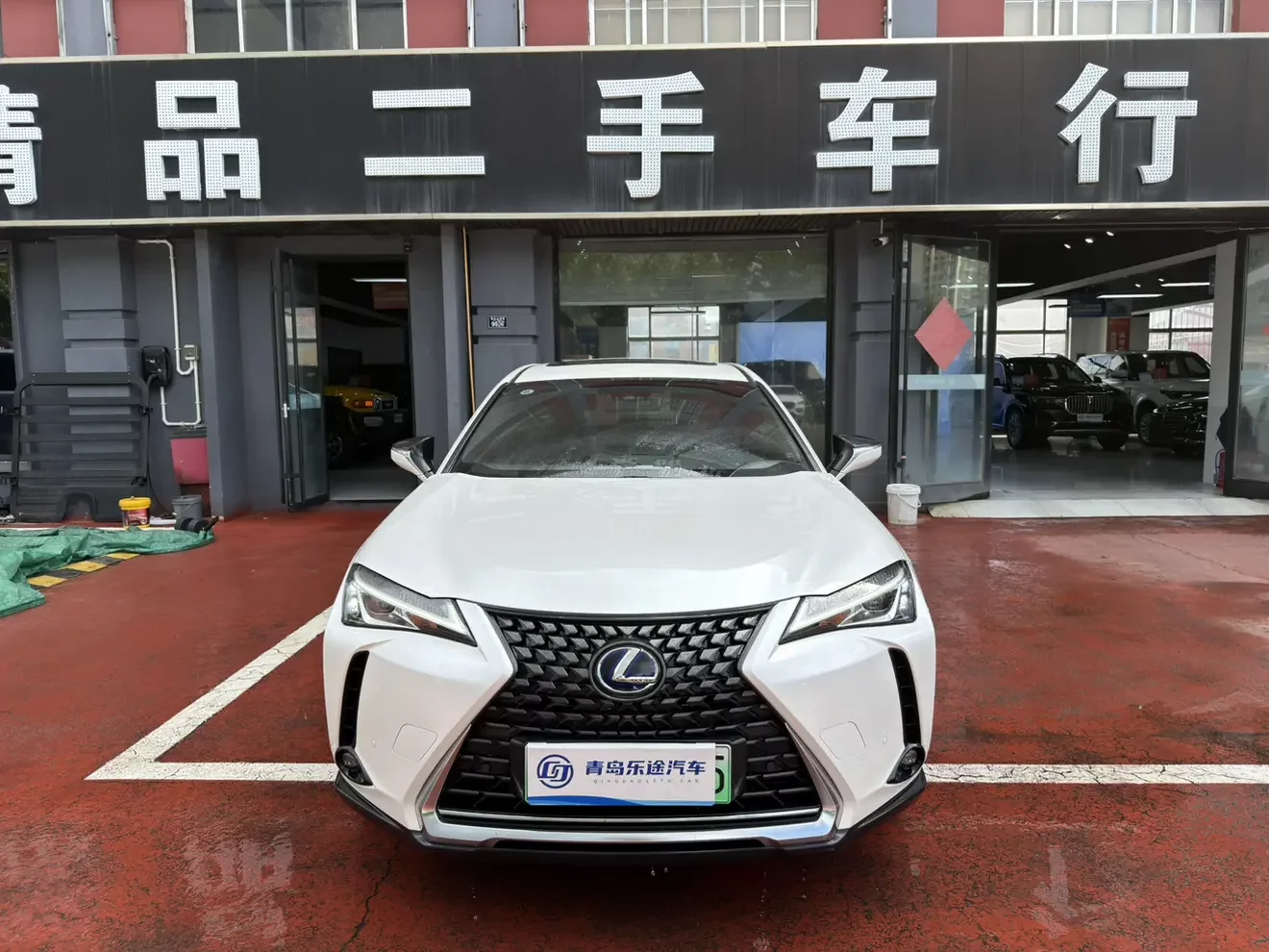 Lexus UX EV  из Китая