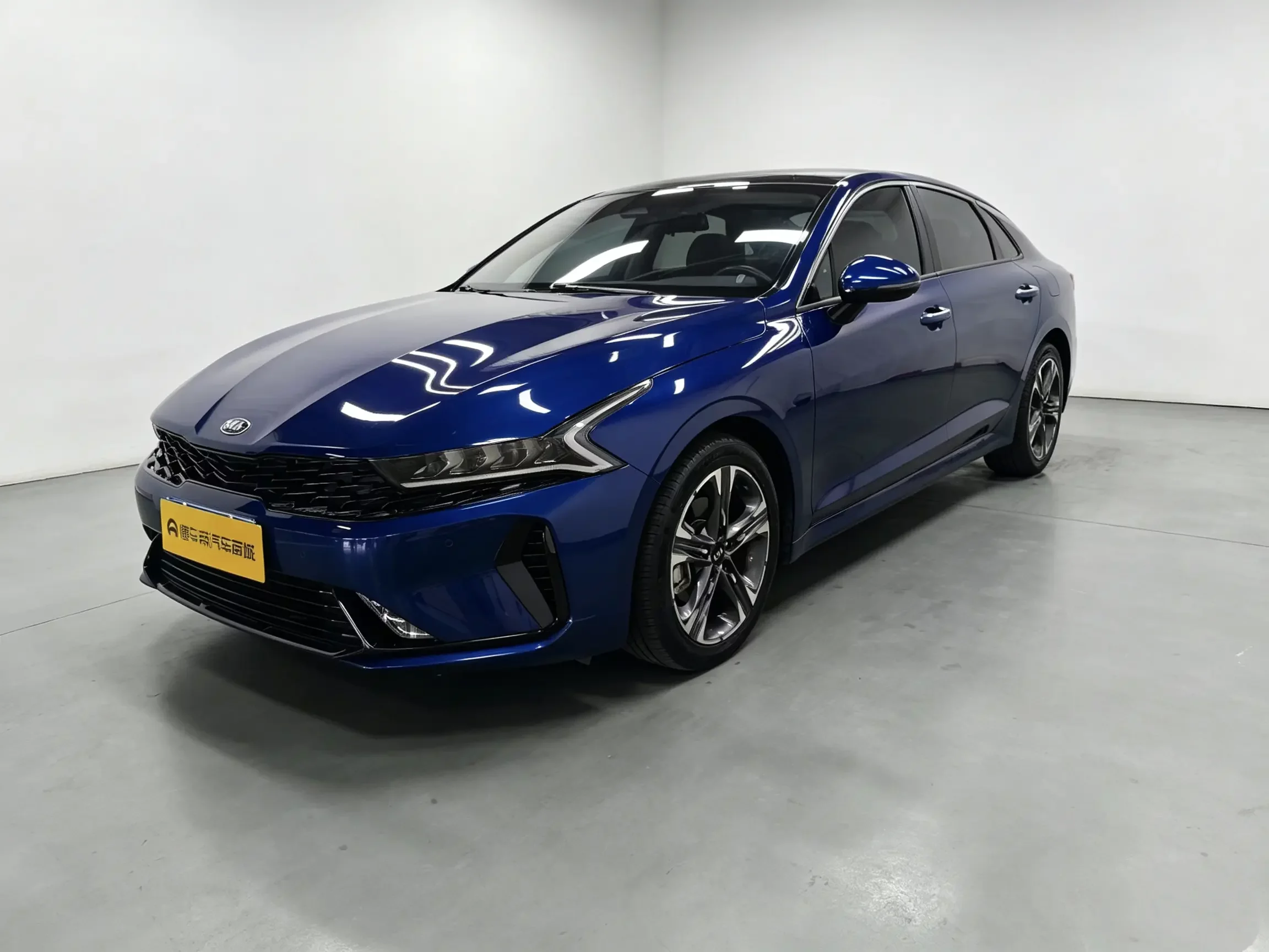 Kia K5  из Китая