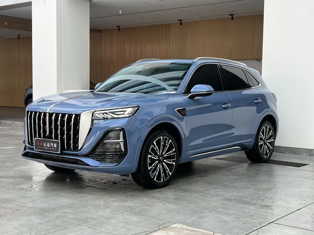 Hongqi HS5