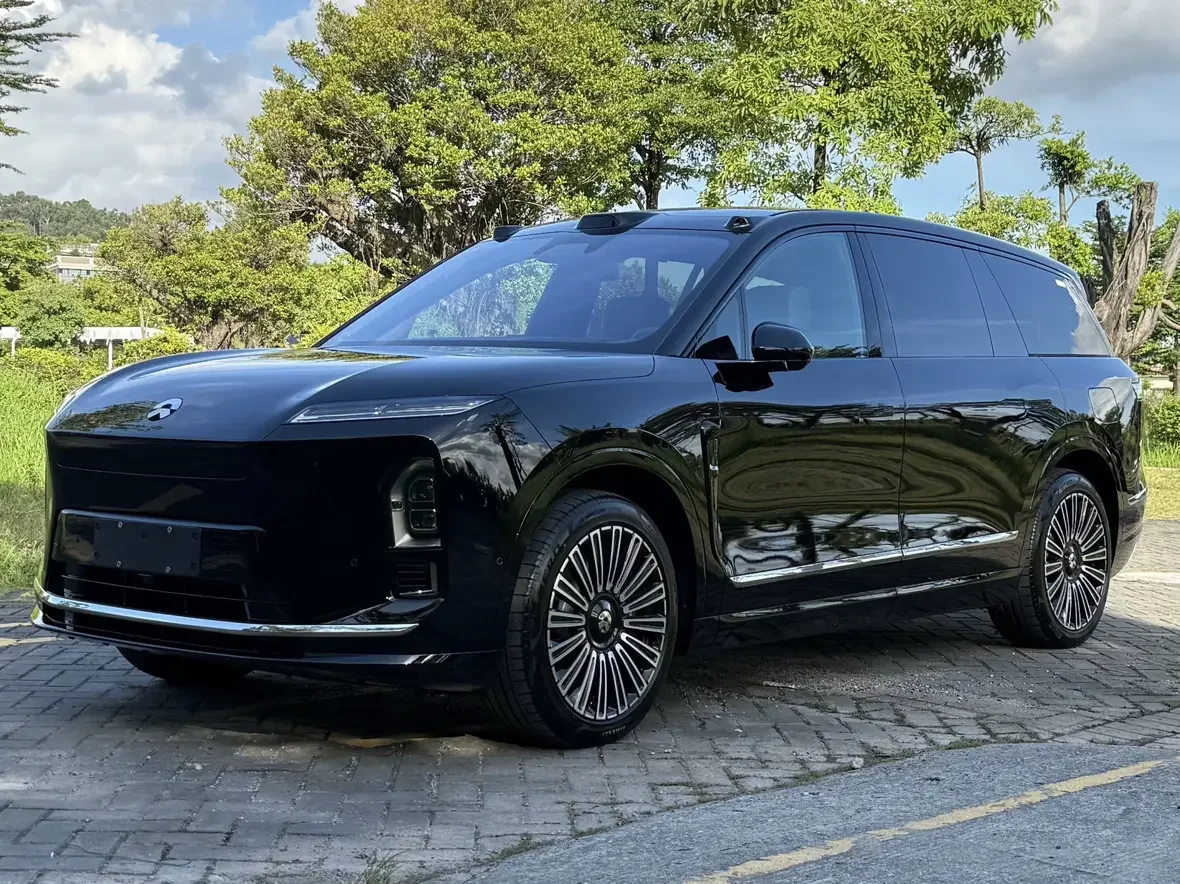 NIO ES8