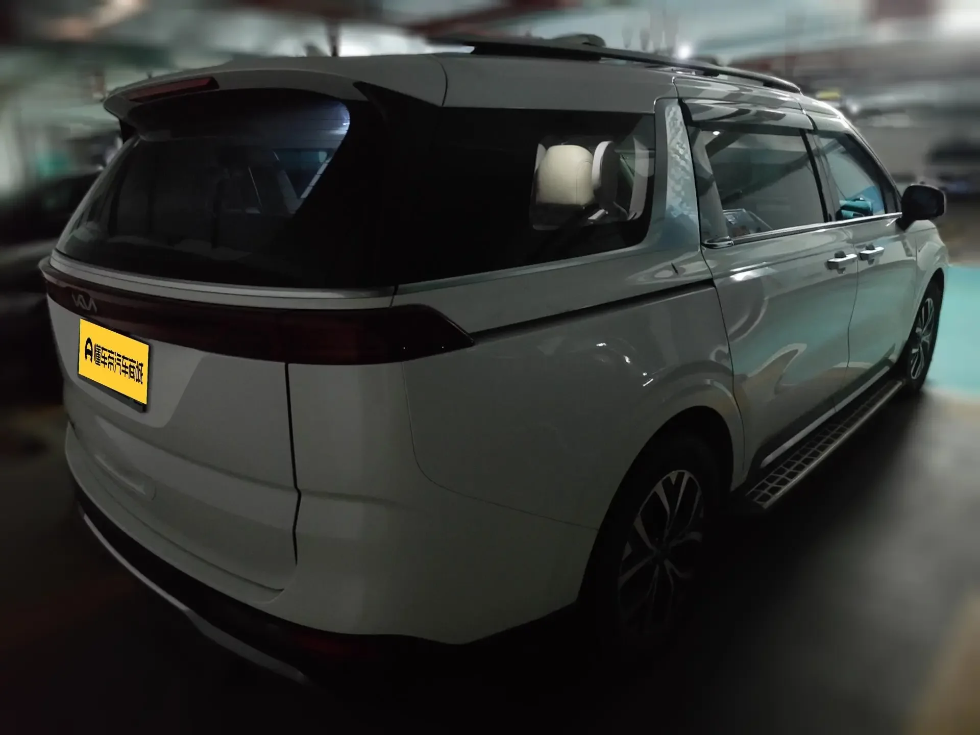 Kia Carnival  из Китая