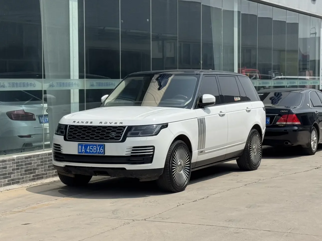 Land Rover range rover