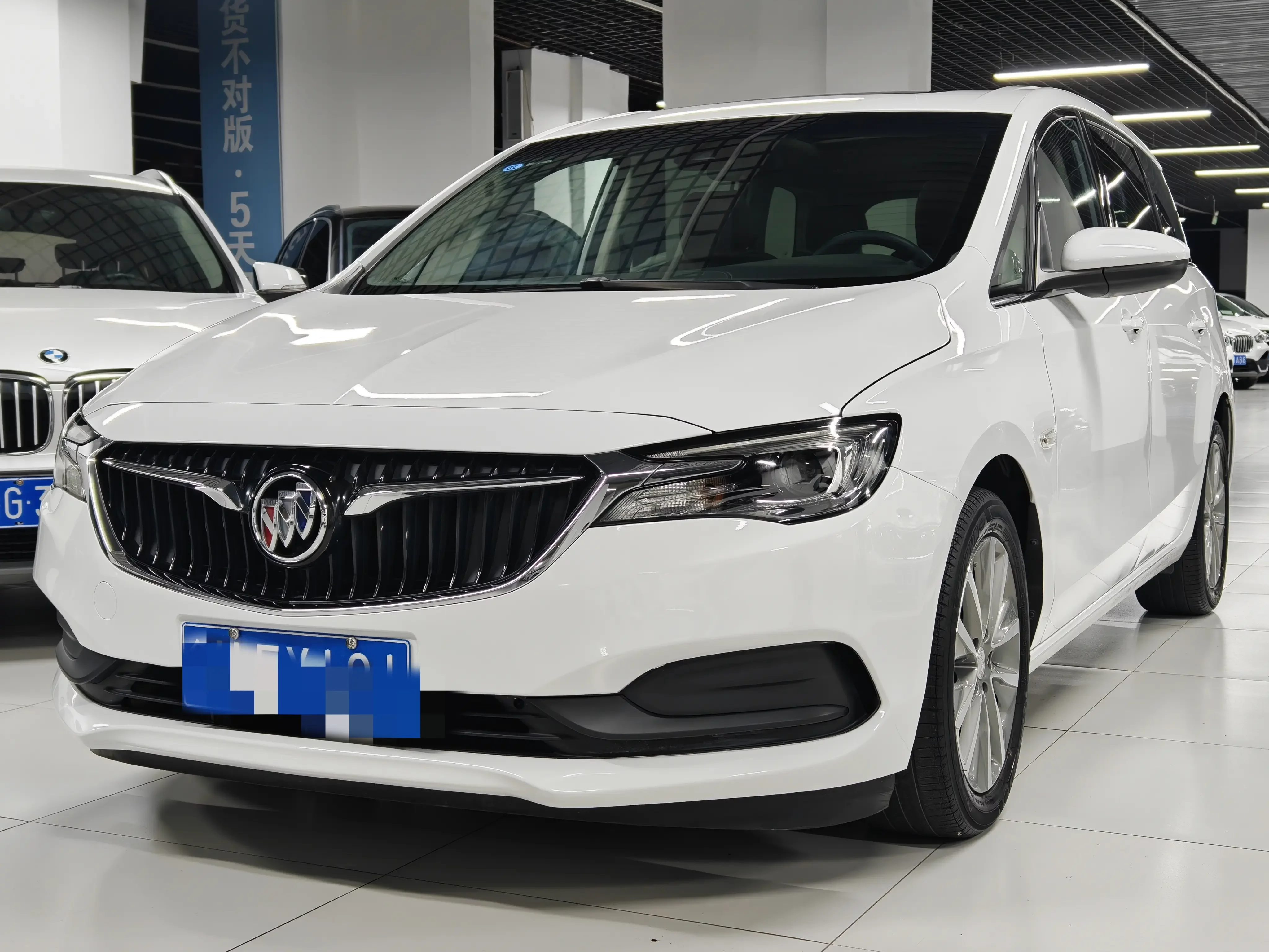 Buick GL6