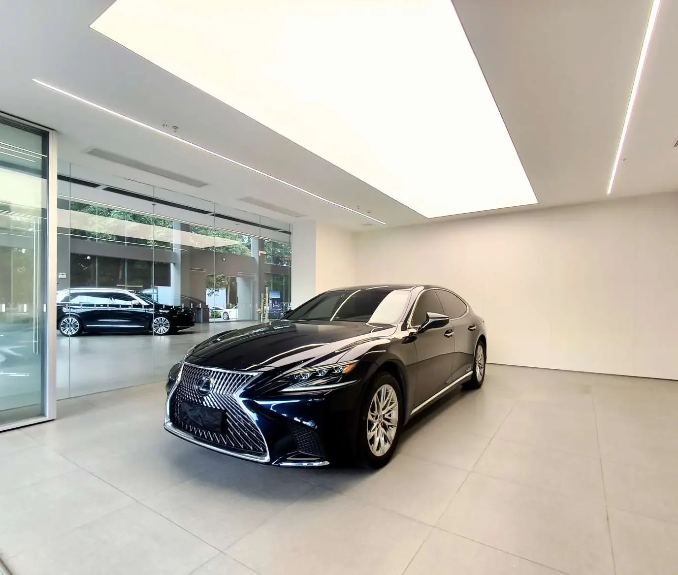 Lexus LS  из Китая