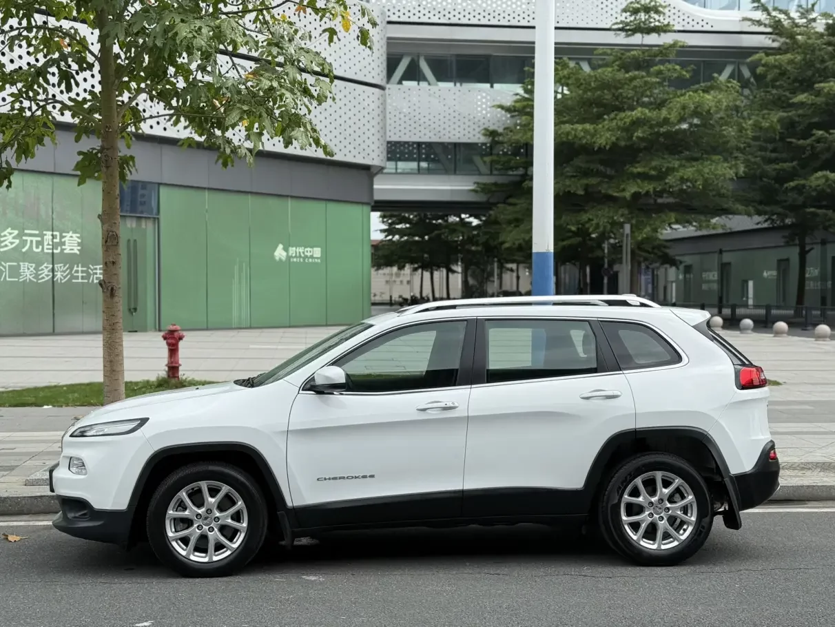 Jeep Cherokee