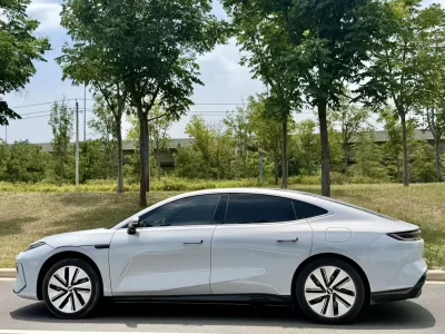 Geely Galaxy E8