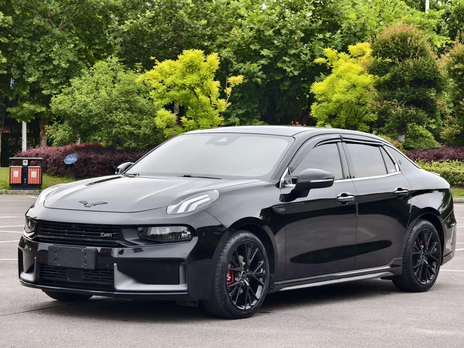 Lynk & Co 03