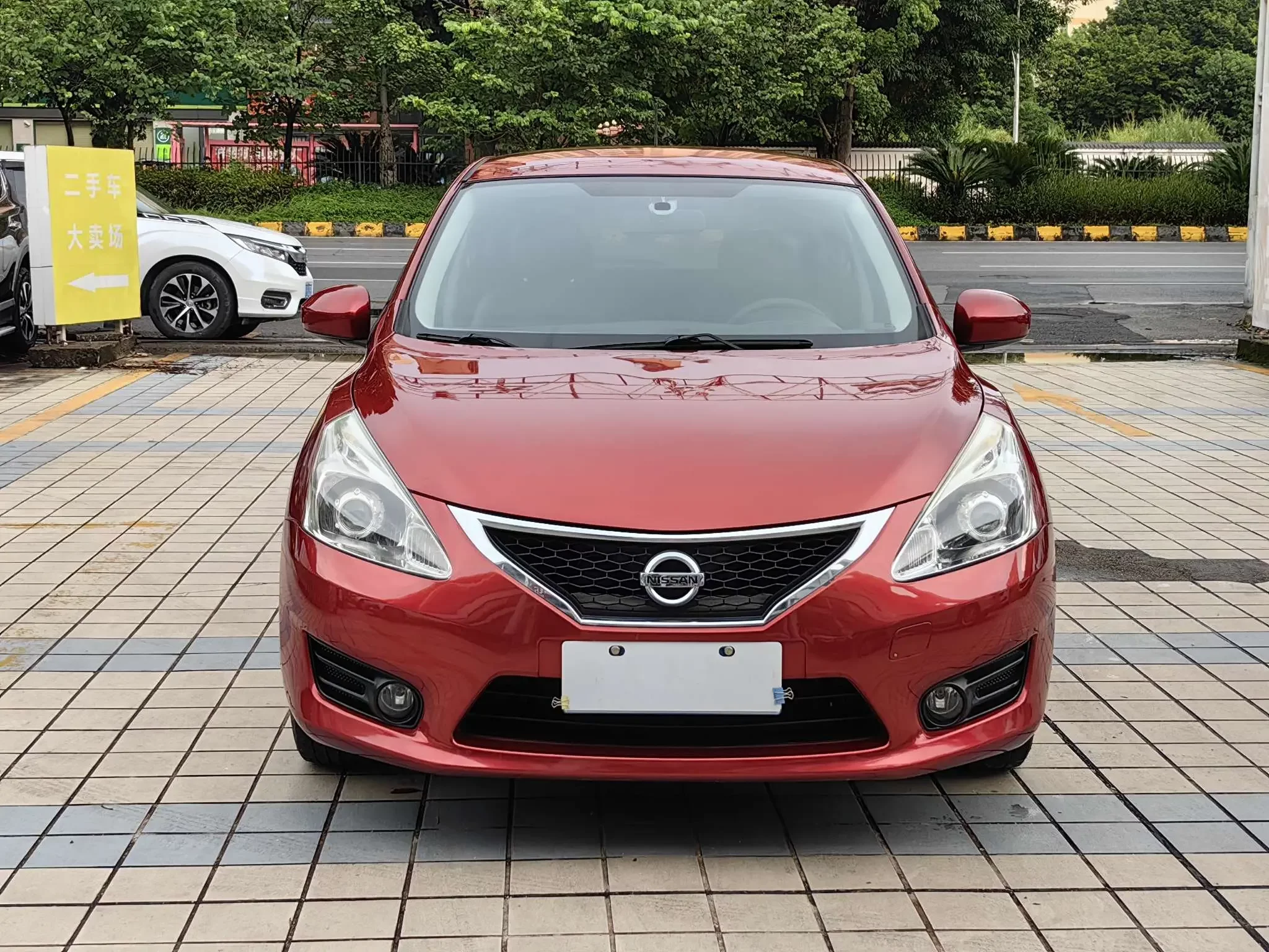 Nissan Tiida