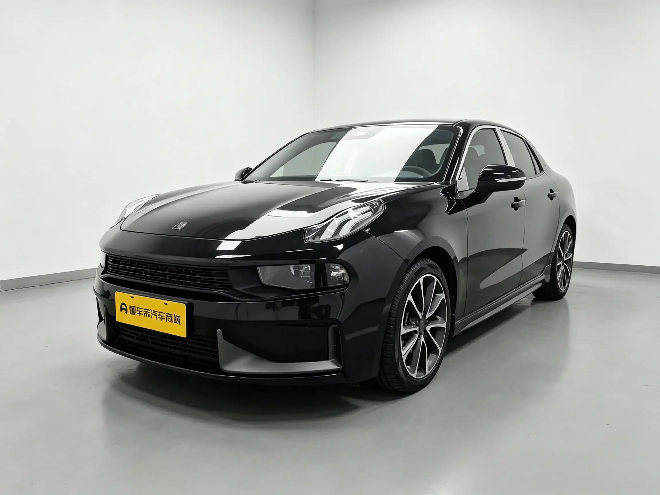 Lynk & Co 03