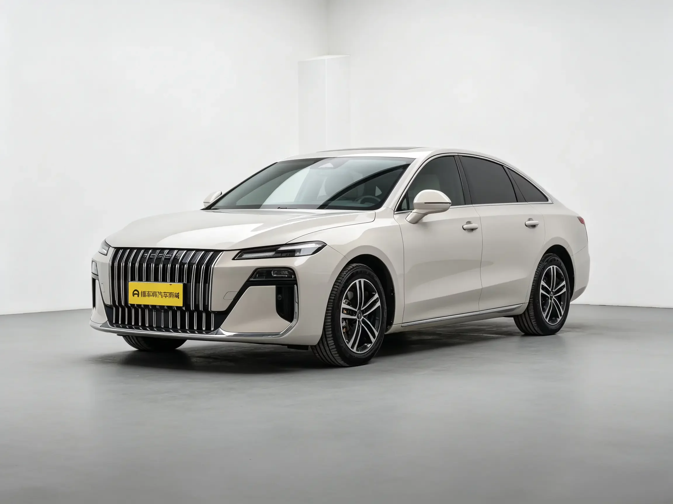 Roewe M7 DMH  из Китая
