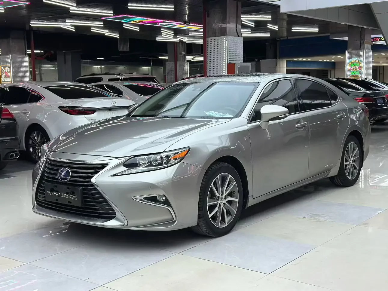 Lexus ES
