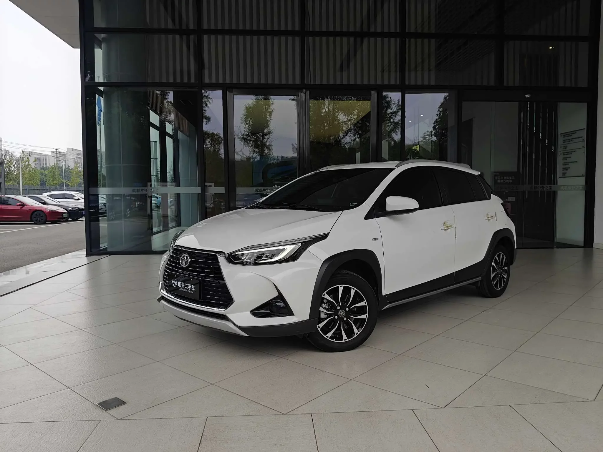 Toyota Yaris L  из Китая