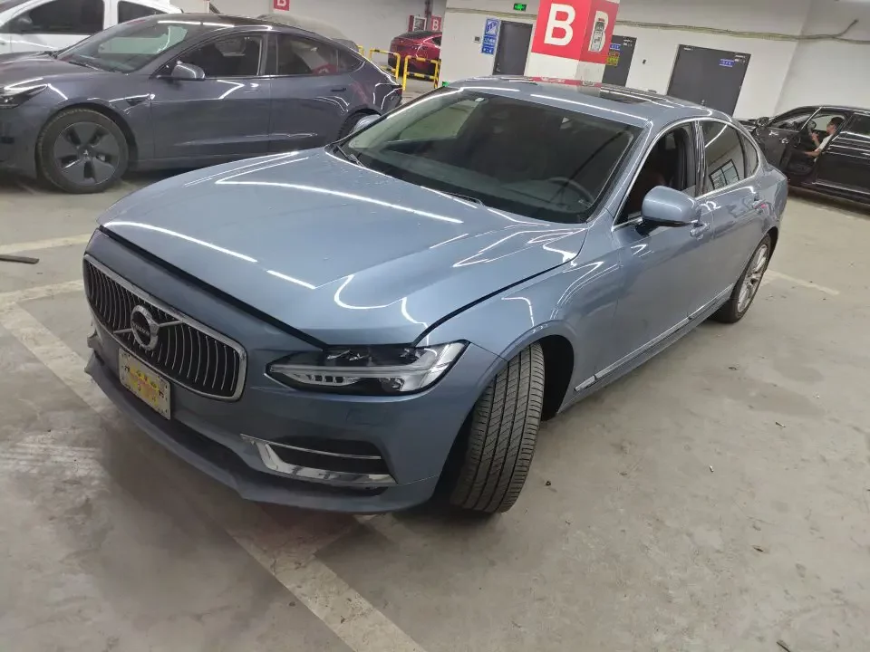 Volvo S90