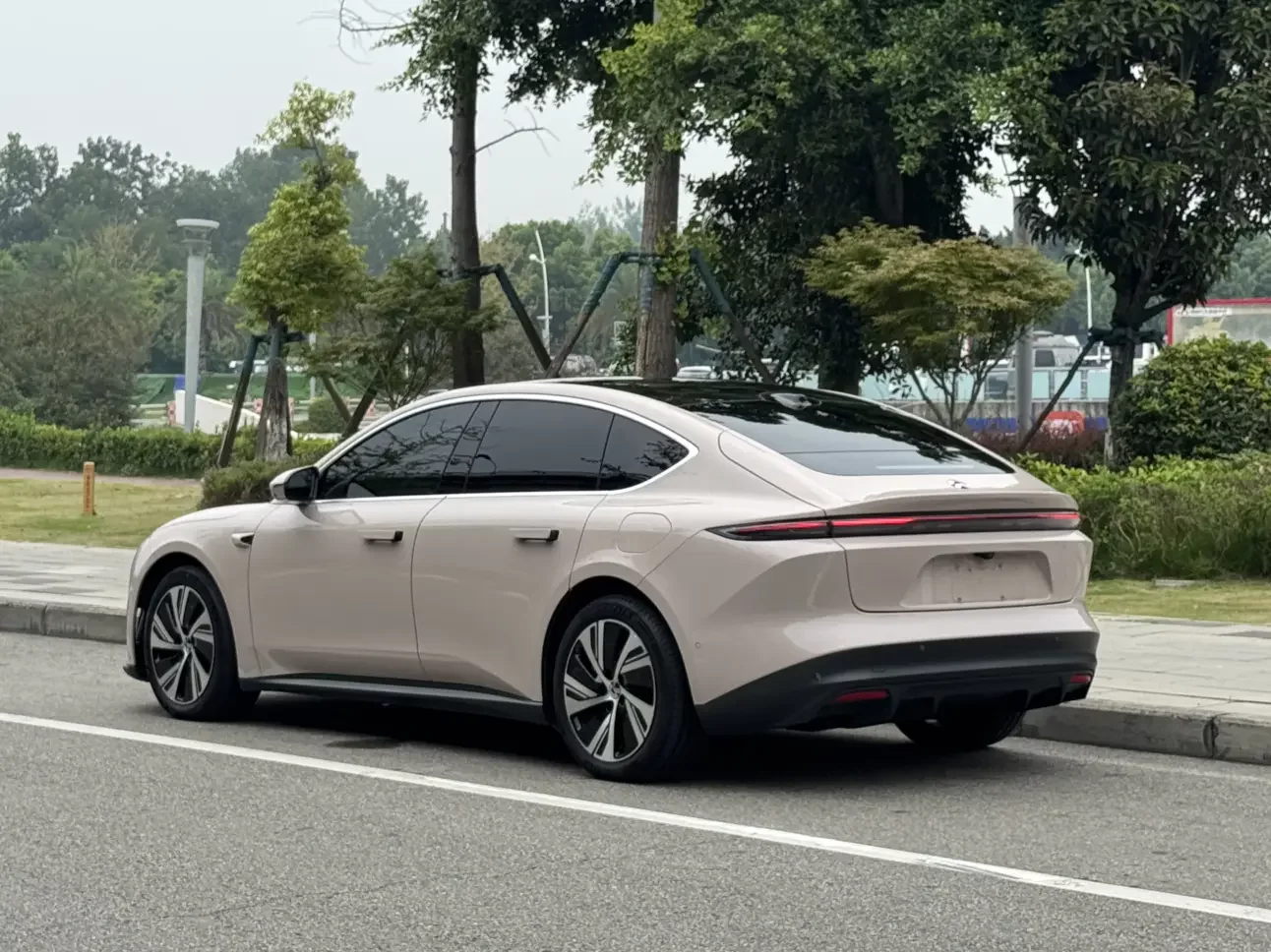 NIO ET5