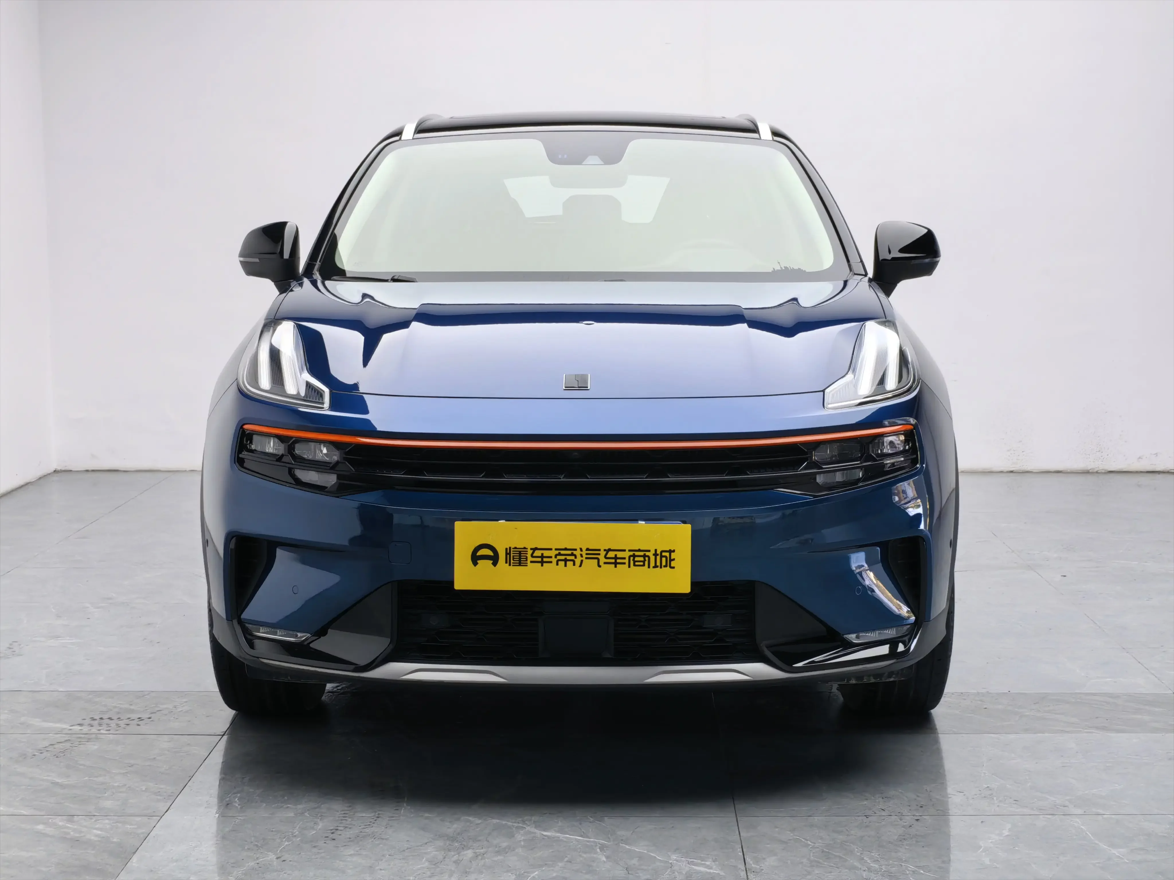 Lynk & Co 06