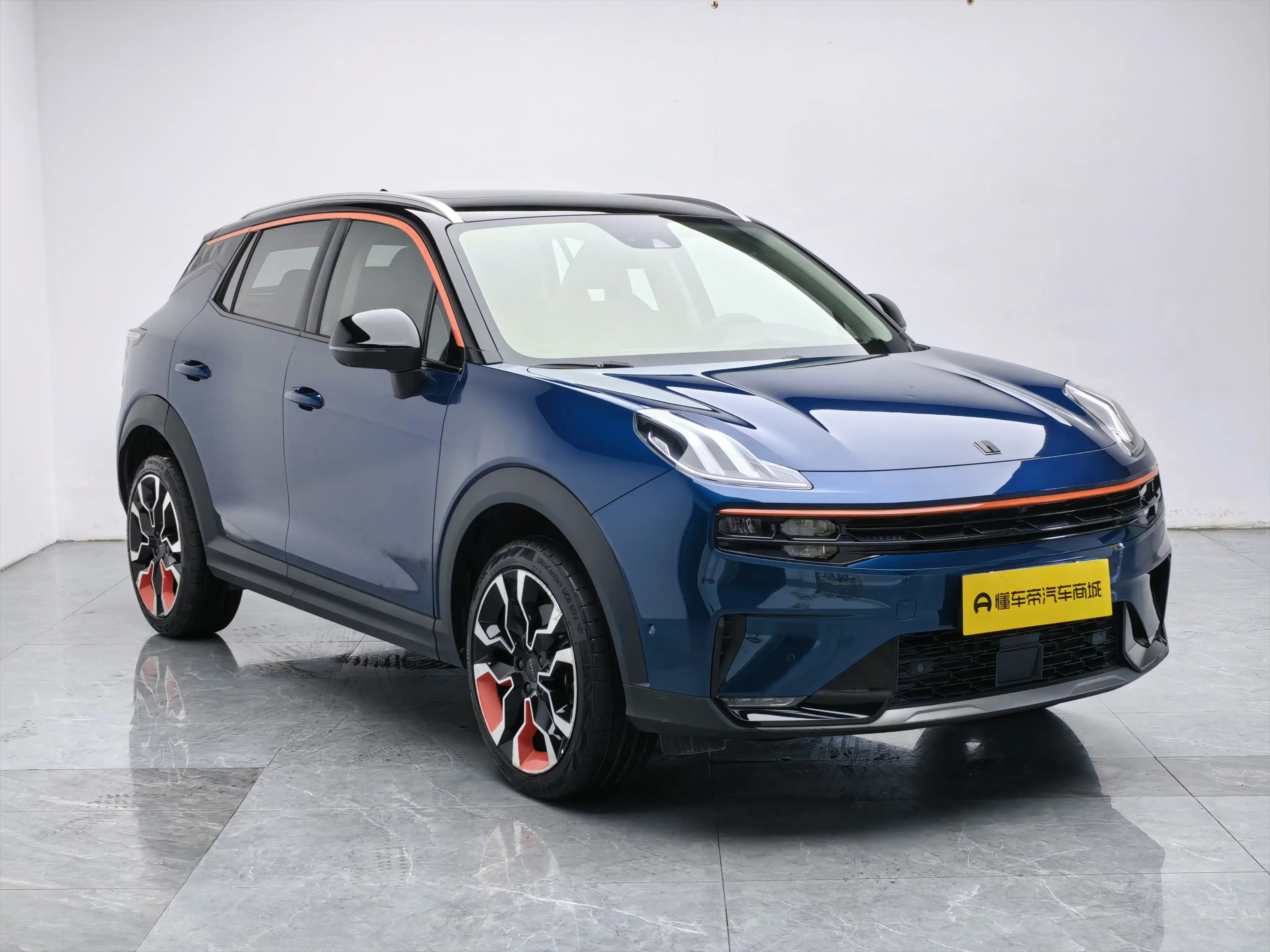 Lynk & Co 06