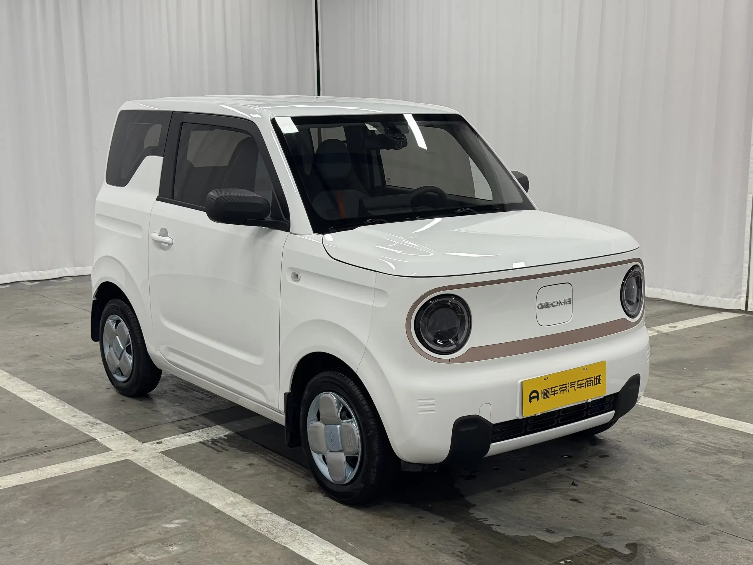 Geely panda