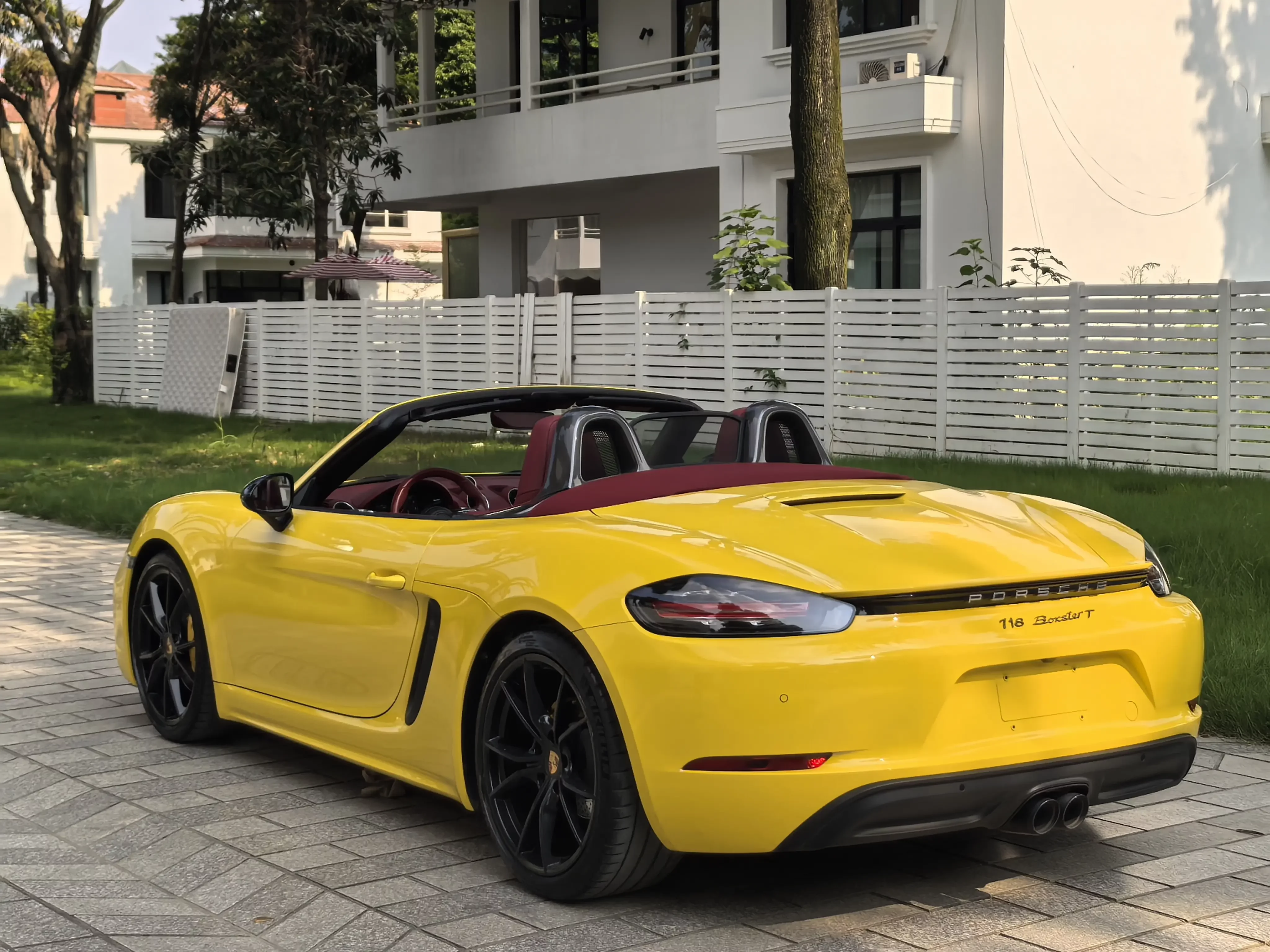 Porsche 718