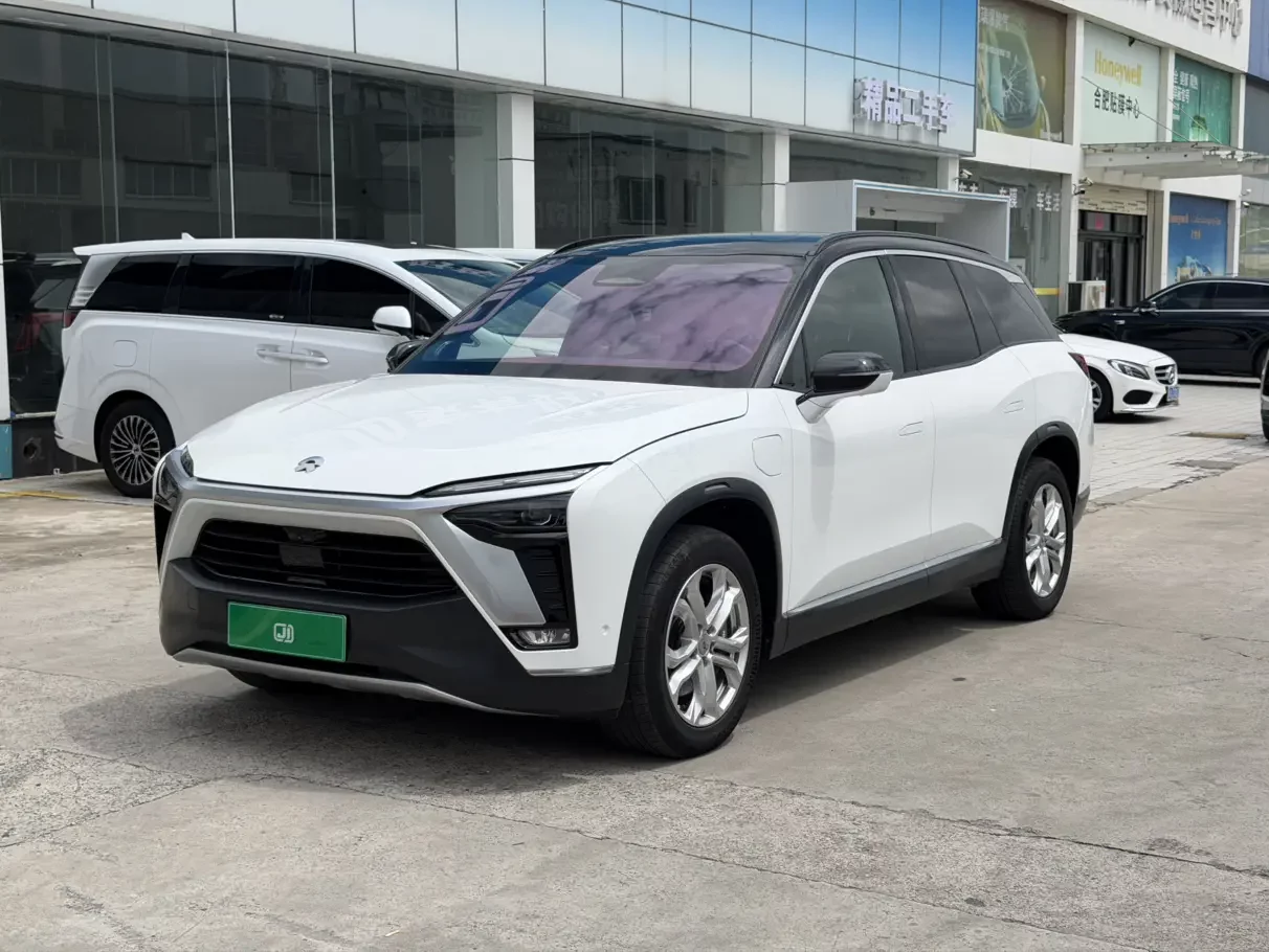 NIO ES8